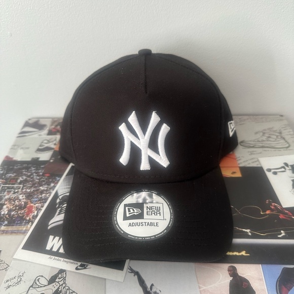 Black Yankees hat - Picture 1 of 2